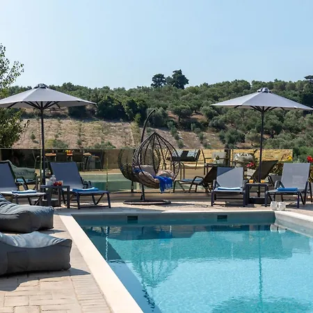 Sirena Villa *